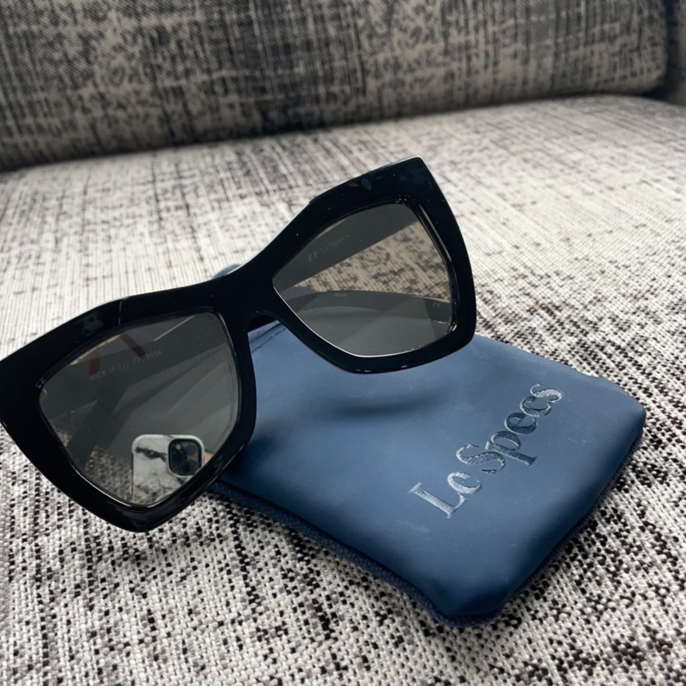 Le Specs kick it sunglasses black mirror lens